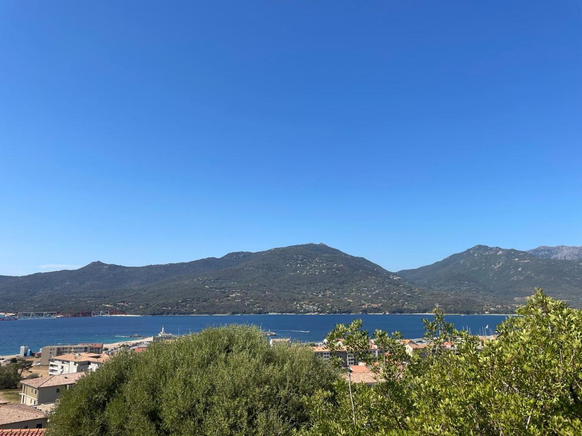 Charmante petite maison avec magnifique vue mer Propriano  Extérieur photo