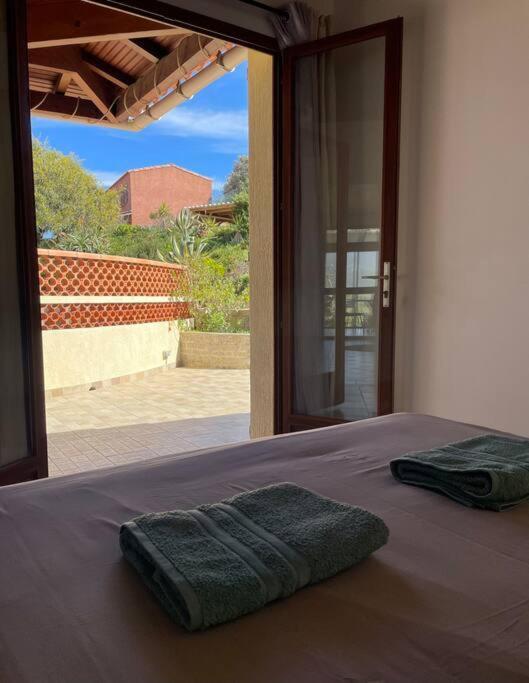 Charmante petite maison avec magnifique vue mer Propriano  Extérieur photo